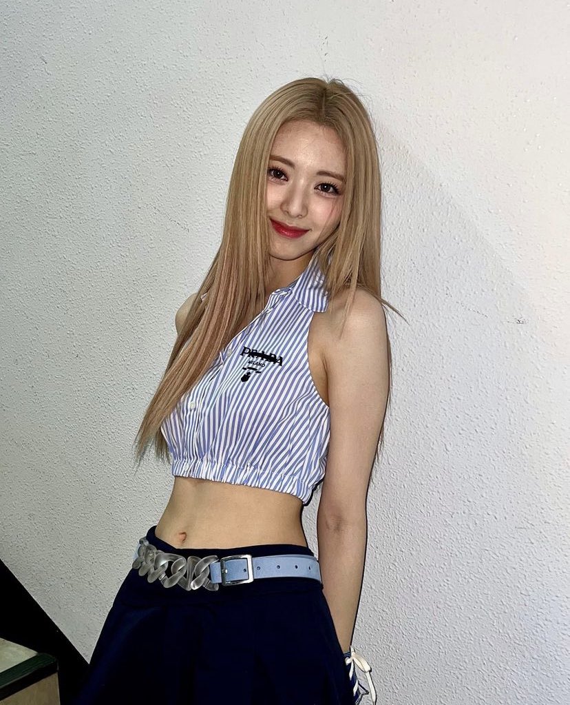 Hoje nós tivemos uma performance incrível durante o #LotteGoldenDay! Ainda estou me recuperando de toda a euforia da apresentação. Foi um show incrível – principalmente pelo fato de nós termos dividido o palco com outros artistas maravilhosos.