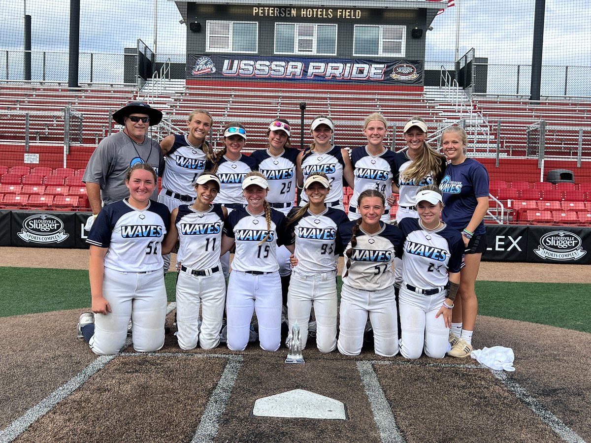 Congrats to 15U Haefner on their 2nd place finish out of 94 teams at the PGF Regional Championships in Peoria. The team went 10-2-1 and lost their final game in international tie breaker to the undefeated champs. What a way to finish an impressive season!#makewaves <a href="/PGFnetwork/">PGF</a>