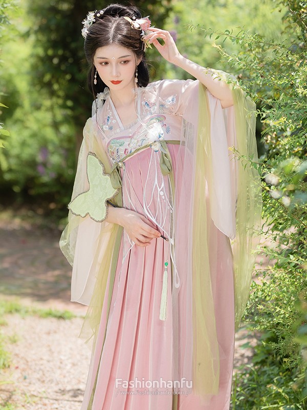 HanfuFashion's tweet photo. Fashion Hanfu Tang Dynasty Improved Hanfu Modern Style Hanfu Dress

https://t.co/rnGbtDRCQO

#hanfu #dress #modernhanfu #fashionhanfu #汉服 #fashion #fashionstyle https://t.co/8zWiFQ8yPx