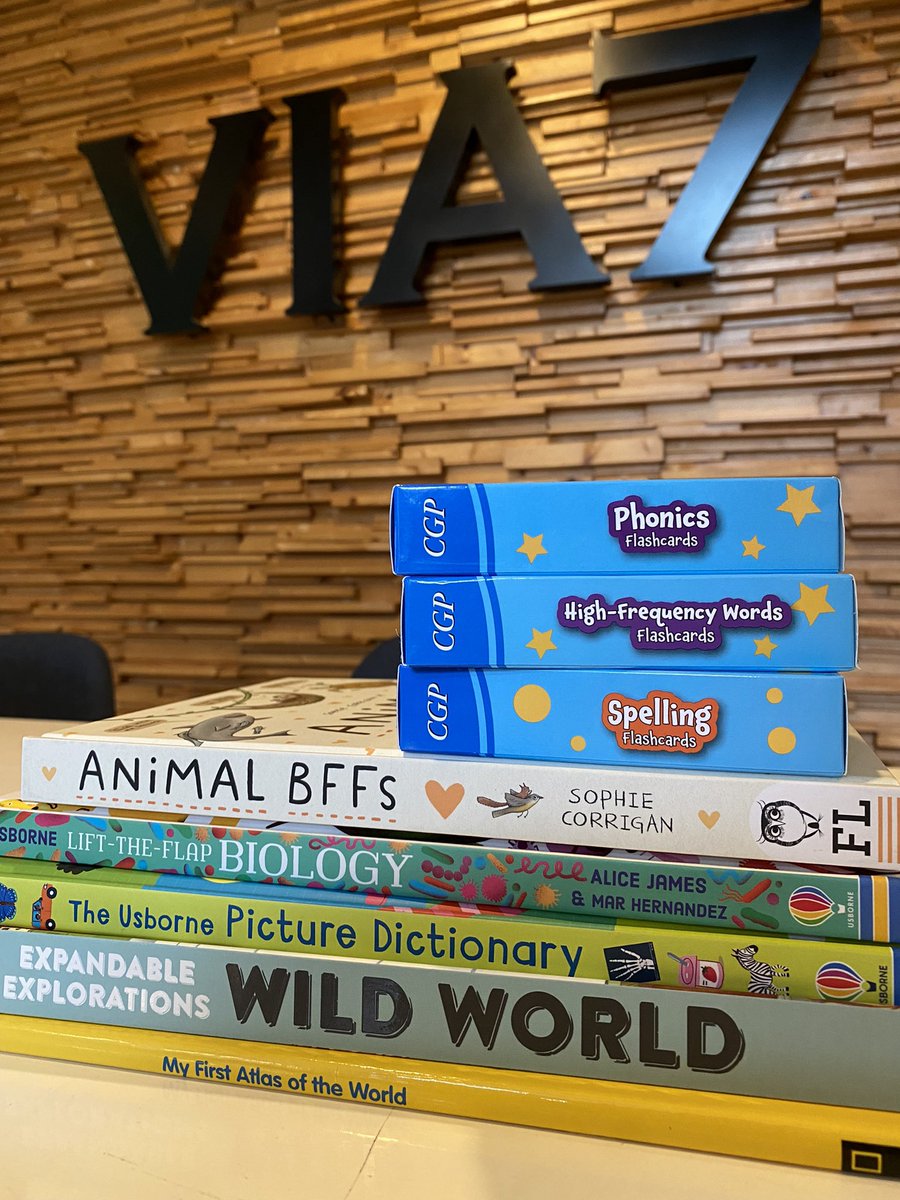 VIA7English's tweet photo. หนังสือใหม่ สำหรับคลาส English for Kids มี illustrations ที่น่าสนใจ เพื่อพัฒนาทักษะด้านความคิด มีการสอน phonics เพื่อฝึก pronunciation ให้ถูกต้องตามหลักการครับ 

#EnglishForKids #Phonics #Pronunciation #เรียนภาษาอังกฤษ #VIA7English https://t.co/MexY8XfpY5