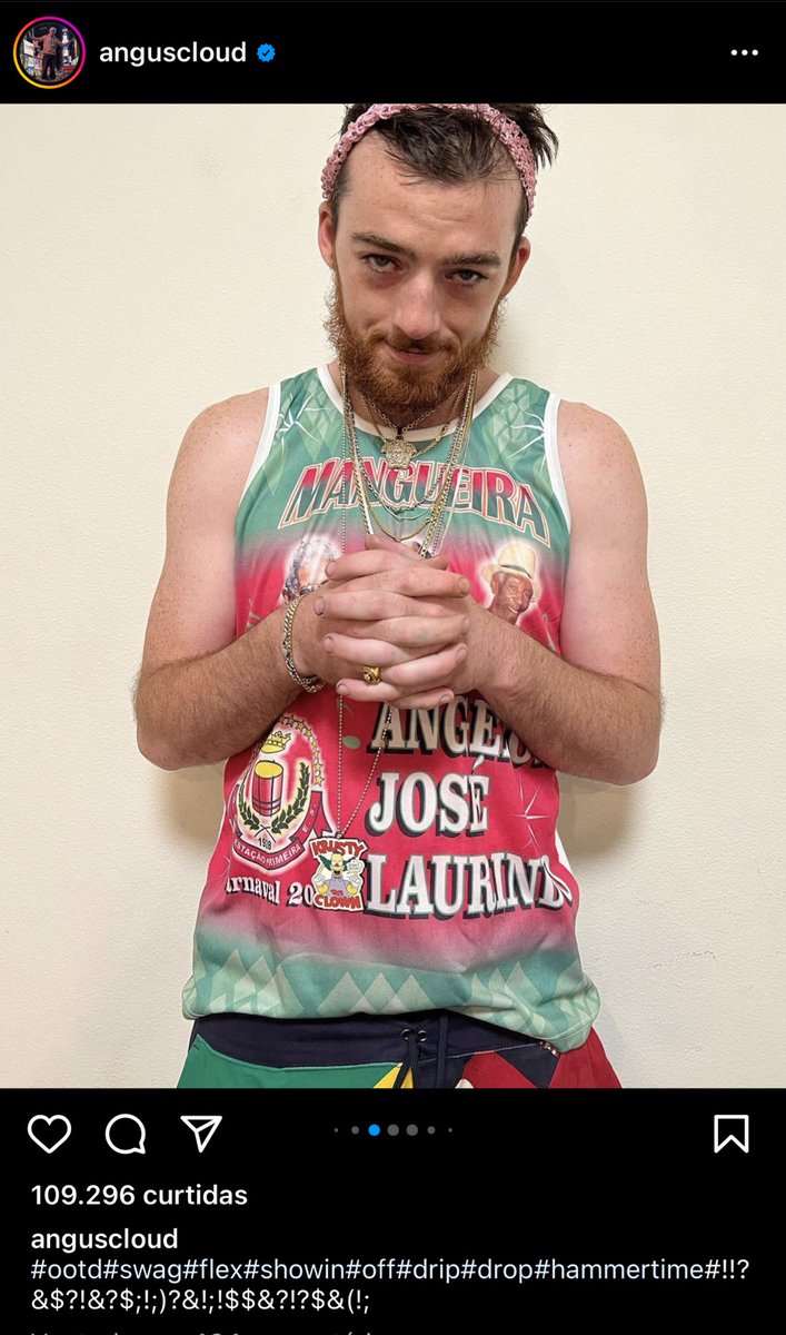 heroinadolixo's tweet photo. do nada o fezco com a camisa da mangueira https://t.co/DGZYJtw0dG