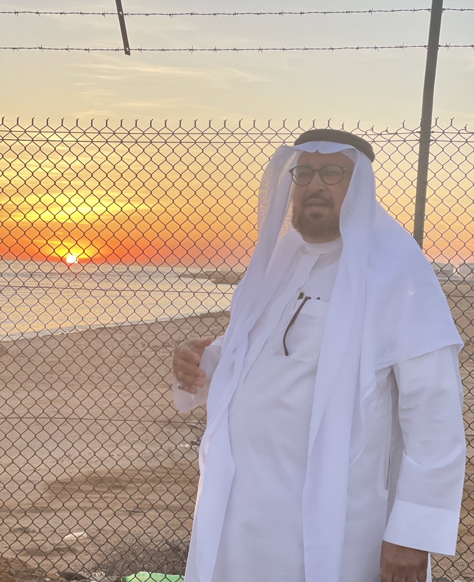 ebrahimmogherbi's tweet photo. {ضباء جارة البحر } مع غروب شمس عام انتهي .ومطلع عام جديد ١٤٤٤هـ كانت تلك اللقطات في ضباء بلدي الحبيب .وذكريات البيت الثاني لنا .(امر بالديار ديار ليلى ،اقبل ذا الجدار وذا الجدار ،وما حب الديار شغفنى قلبي ولكن حب من سكن الديار رحمك ياوالدي ووالدتي وجيراني وجميع موتى المسلمين . https://t.co/XG2byfL4nl