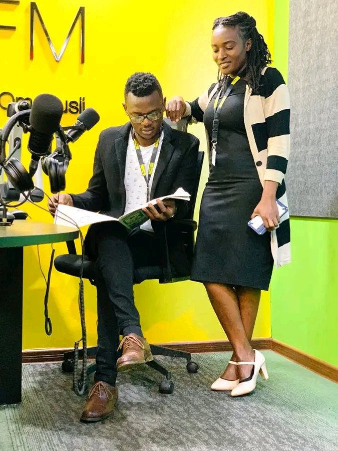 LydiahNyairabu's tweet photo. It's a beautiful Monday and a happy new month of August to you? Thanking God for his blessings. Monday edition welcome and board emanyanga in the big show bokiete abwo together with me #LydiahScarletNyairabu aka kang'ina and #Osoroyungo
#inkafm
https://t.co/imzsTxkVkk https://t.co/aF6uL5iJV7