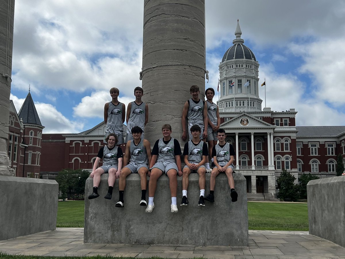dbex2's tweet photo. Show Me State Champions! 6-0 weekend. Thankful to coach them one last time. It’s been a hell of a ride #ofarmpride #farmbuilt https://t.co/Jj1wCc7z3Q