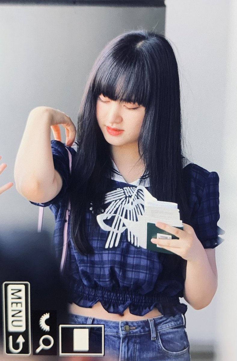 Lizz_1121's tweet photo. 220801 바쁘다 바빠 #IVE #아이브 #LIZ #리즈 https://t.co/dlRLb5uGRd