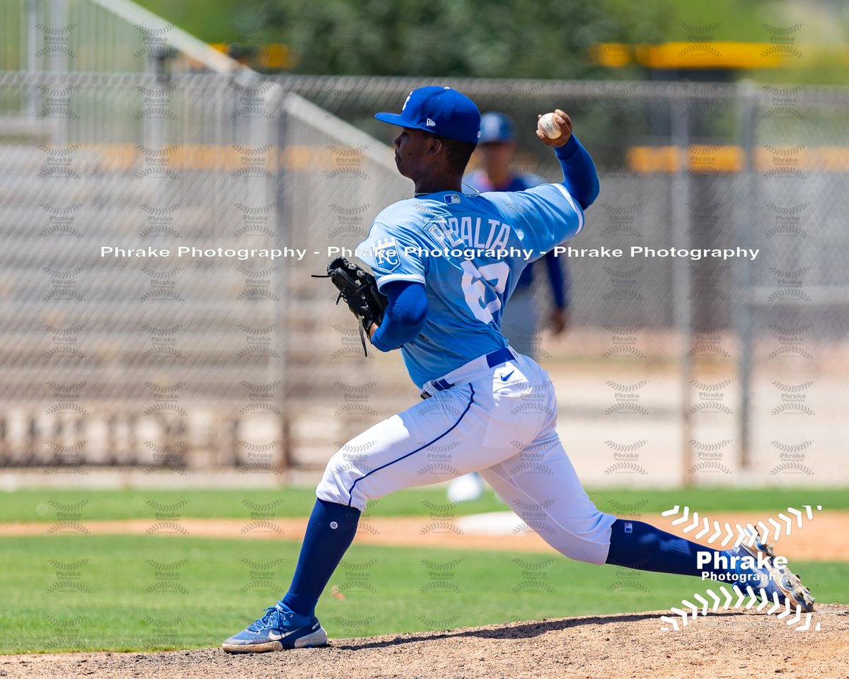 phrakephoto's tweet photo. Dario Peralta (67) RHP ACL Royals #royals #togetherroyal #AlwaysRoyal #TogetherRoyal #kansascityroyals #kcroyals #RaisedRoyal #welcometoroyalty #foreverroyal @RoyalsFarm @royalsPD @Surprise_Royals #beroyalkc #togetherroyal
#beisboldominicano #talentodominicano #peloterodominicano https://t.co/CLmUTgKIsD