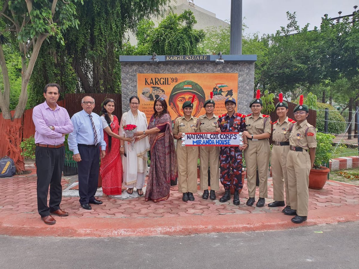 First group arrive to pay homage to Kargil martyrs @ newly constructed landmark in Noida The Kargil Square from Miranda House. Happy and honoured