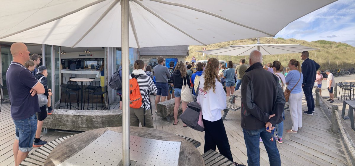 JohanKindt's tweet photo. Alweer augustus.  Briefing week 5 van de surfweeks.  Met mooi weer, dus zonder regen. En dat is niet zo mooi… https://t.co/giiC6nIVwy