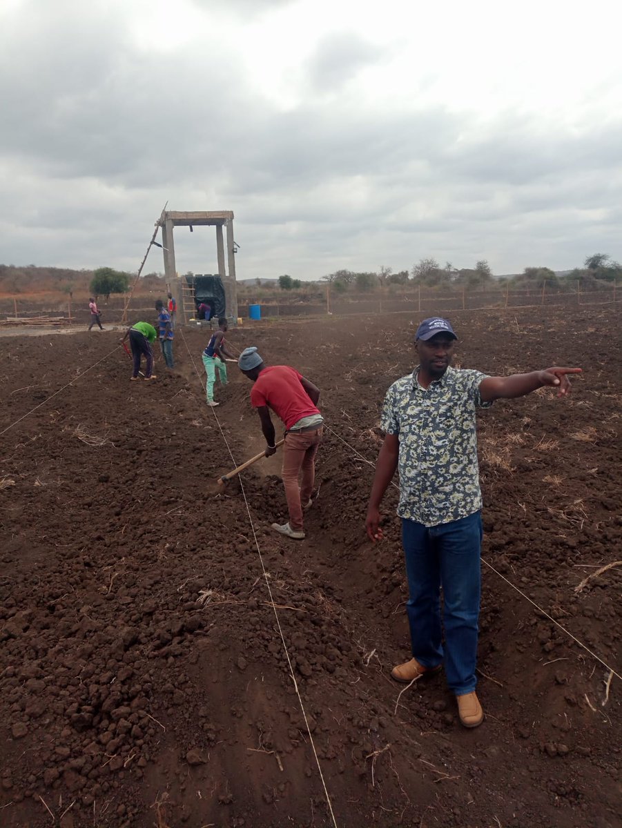 NelsonsRanch's tweet photo. Starting a month full of activities #ridges #drip #farming #persistence 🚜🐐🐑🌽🌶️🌶️🌶️🌶️ https://t.co/nWE3utMVzb