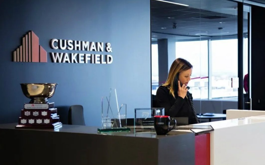 newsgreenstreet's tweet photo. Exclusive: @CushWake buys leading niche agent | @ChrisReactNews 

https://t.co/t8IQyj6Rv0 https://t.co/y18oTvV8o0
