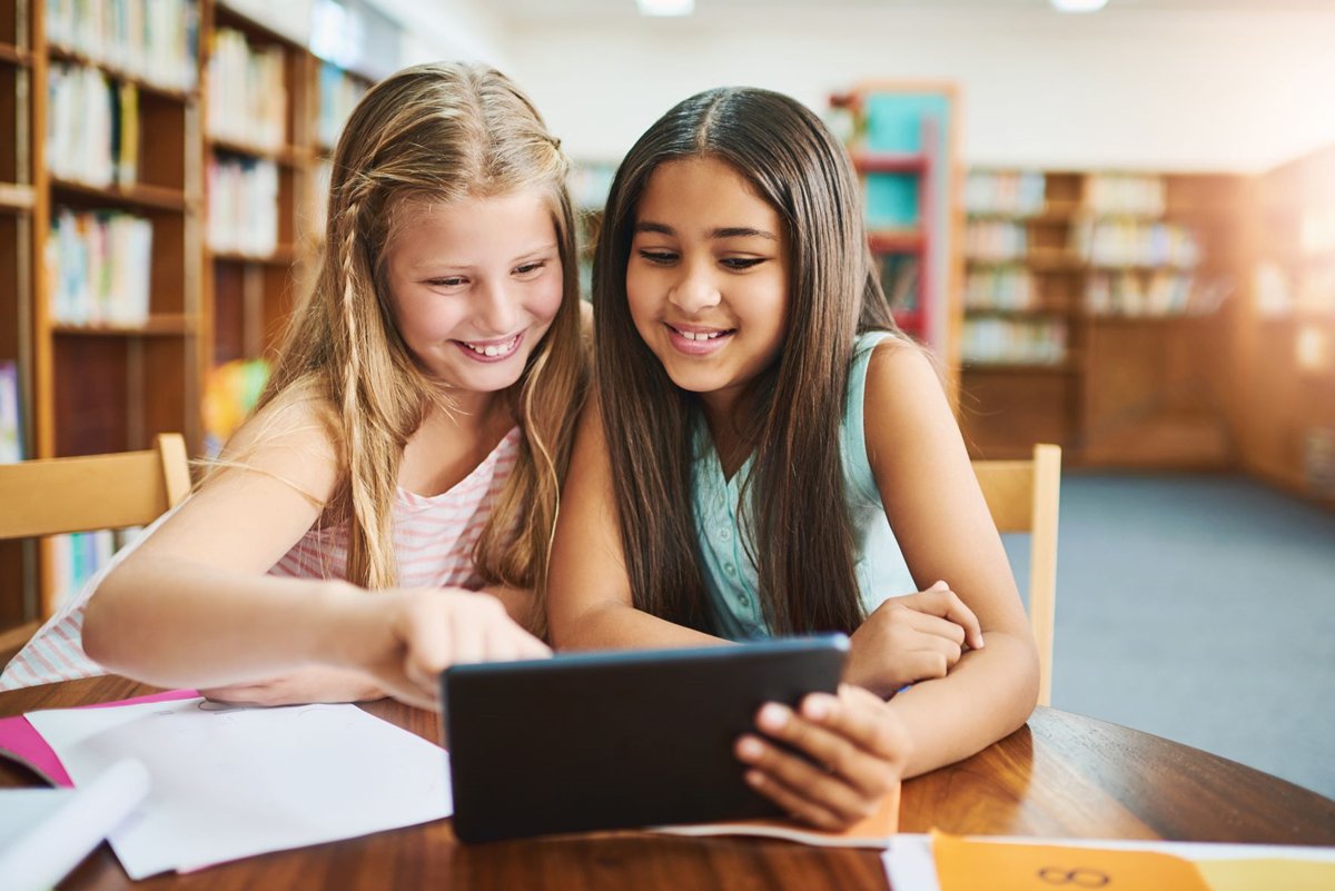The Teen Summer Reading Challenge starts today!
We're inviting 11 to 14 year olds to read and review 4 books for us over the summer and enter our prize draw.
Find out more orlo.uk/pt1nj