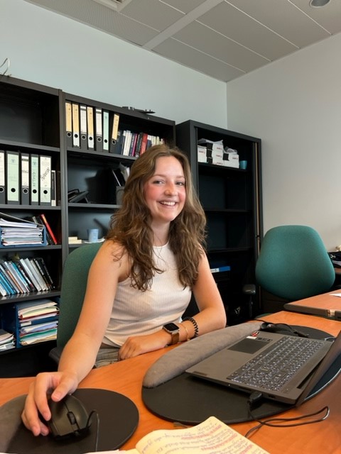 Meet Margot, our new job student! 🤗Margot will join the POLI team in August, where she will work on the 'Religion at the European Parliament' project. Welcome aboard @MThewis