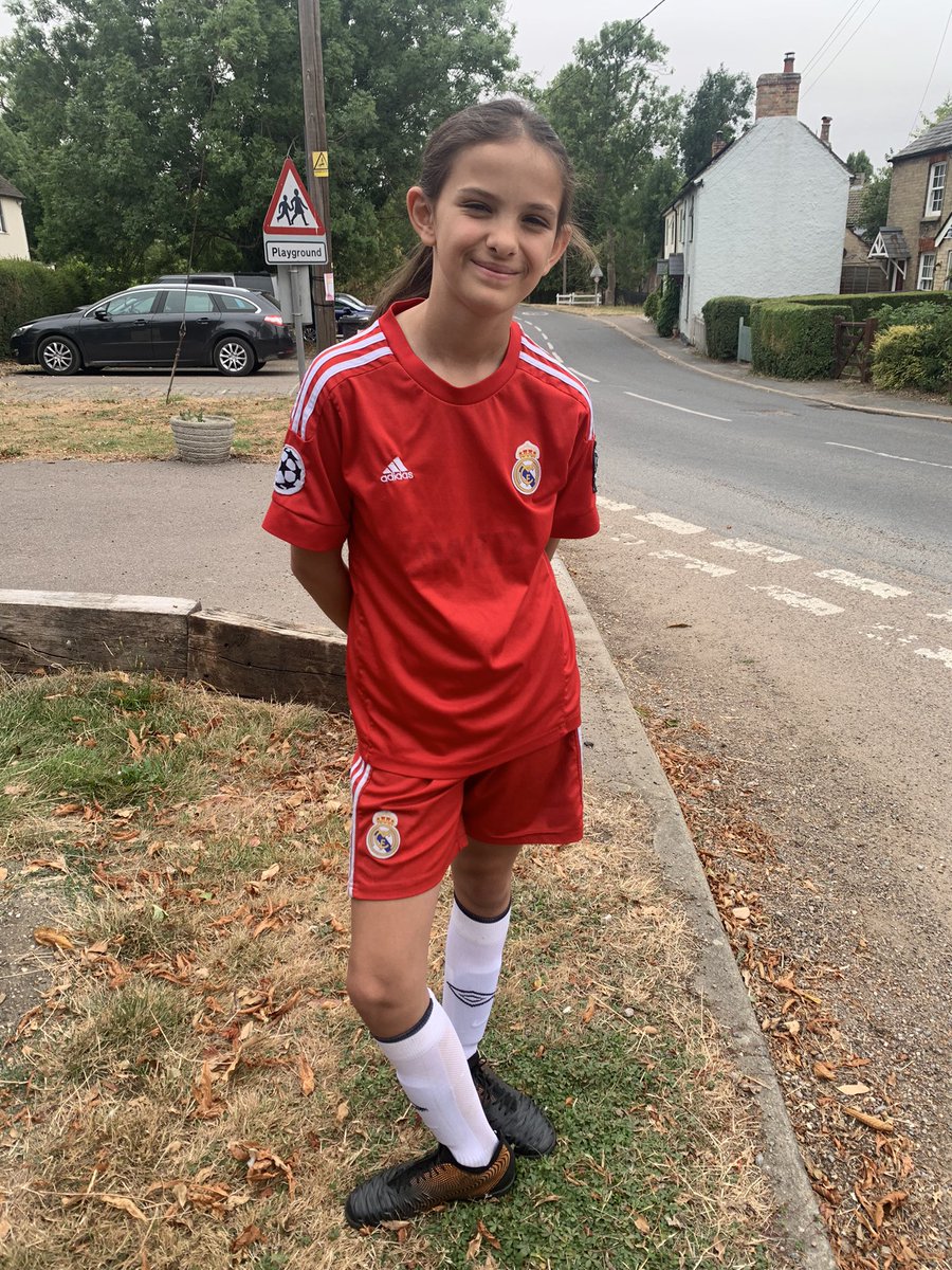 Miss Ruby ready for this week’s football camp and still buzzing with excitement and inspiration from last night epic match. ⚽️⚽️🏴󠁧󠁢󠁥󠁮󠁧󠁿🏆

Thanks for inspiring my 9 year old football mad daughter. And now she’s dreaming of playing for #England and being <a href="/Lionesses/">Lionesses</a>