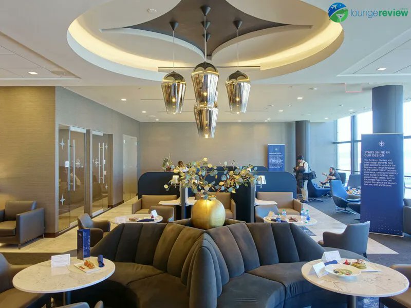 lounge_review's tweet photo. Flying through Los Angeles Airport for your long-haul flight this week? Experience the #UnitedPolaris Lounge LAX, one of the six opened for United Polaris first and @UnitedAirlines Polaris business class customers.
https://t.co/38934vdxYf
@flyLAXairport https://t.co/o3IgVkMzhd