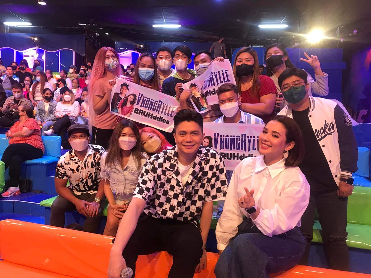 VRBRUHddiesOFC's tweet photo. Thank You for today parentals @VhongX44 @anakarylle Weloveyou two 💙 https://t.co/X9oSEMyZ1t