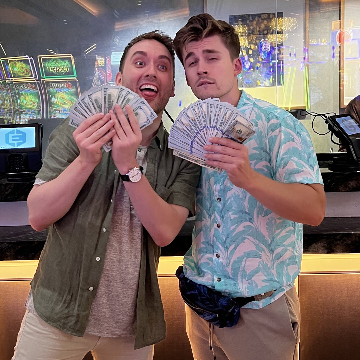 LudwigAhgren's tweet photo. 50 hours in Las Vegas https://t.co/hiJS521ctO
