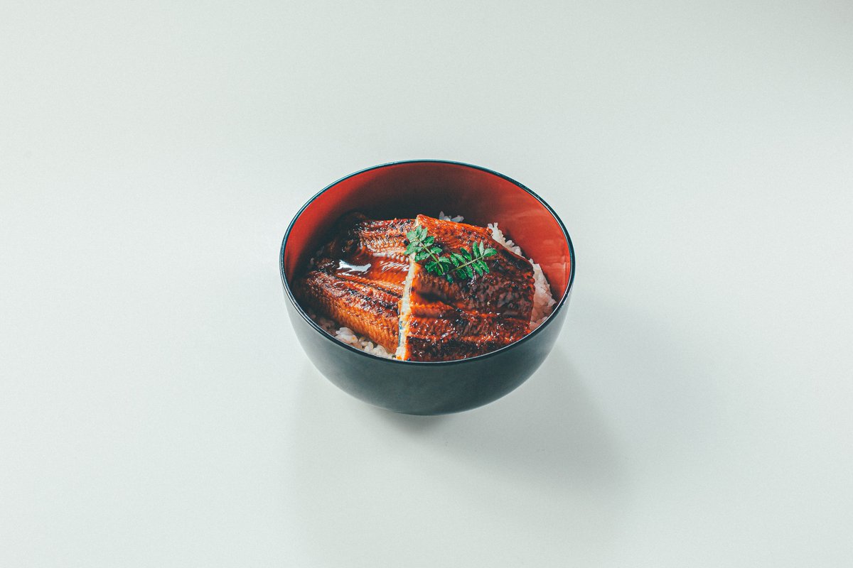 kuretakeso's tweet photo. 伝統ある呉竹荘が手掛ける
新登場 【料亭のどんぶりシリーズ】
のご紹介です。

～料亭の鰻丼～

～料亭の牛すじカツカレー丼～

是非、ご賞味ください。

#仕出し弁当
#仕出し料理
#浜松仕出し
#浜松仕出し弁当
#浜松配達
#浜松料亭
#浜松テイクアウト
#丼もの
#学校弁当
# https://t.co/NVWIdlhTOf