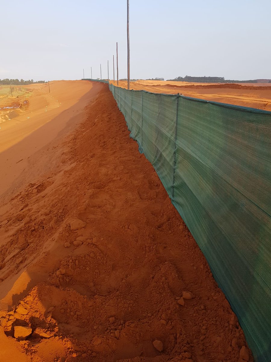DlekezeleT's tweet photo. Good morning all. Empangeni is cold today but still siya phambili. Doing stock fence for bermwall https://t.co/GgP7RlUiuk