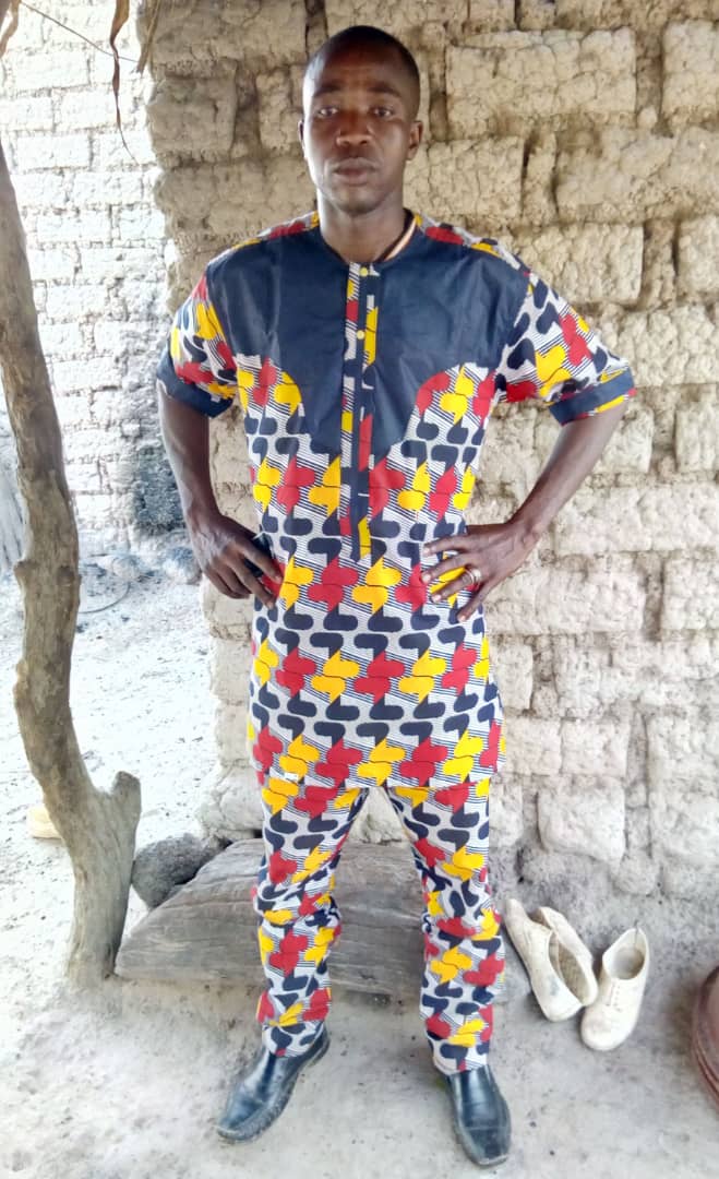 Albinayele15's tweet photo. Merci Mr Traoré Diakalia et les villageois de Moussabougou pour leurs confiance. Ubuntu faire Humanité Ensemble pour un château d'eau. Merci https://t.co/F4TtNLKBMd