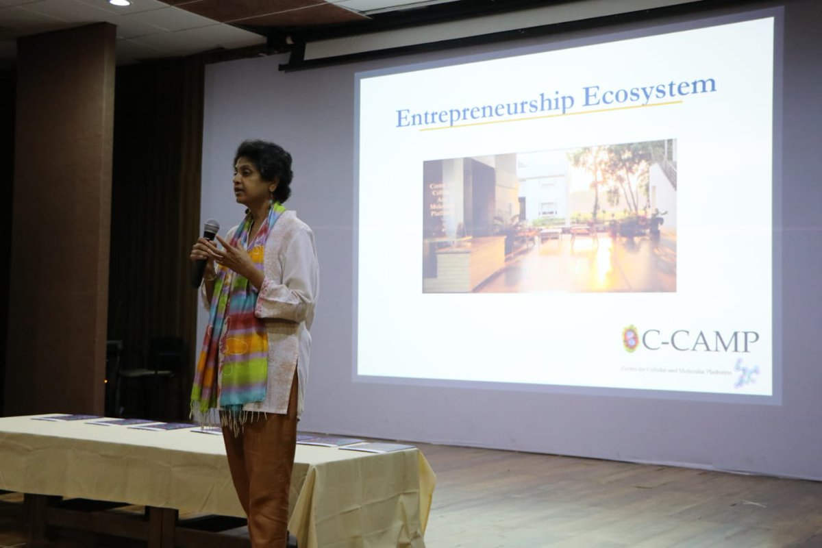 CCAMP_India's tweet photo. CCAMP #BREC team kindles entrepreneurial dreams in young students &amp; faculty of @GoaUniversity!

Elements of entrepreneurship, how to convert a light-bulb moment at lab into a venture, filing patents, guidance from ecosystem for budding entrepreneurs, et al dissected!

@BIRAC_2012 https://t.co/iBNIpwXr2f