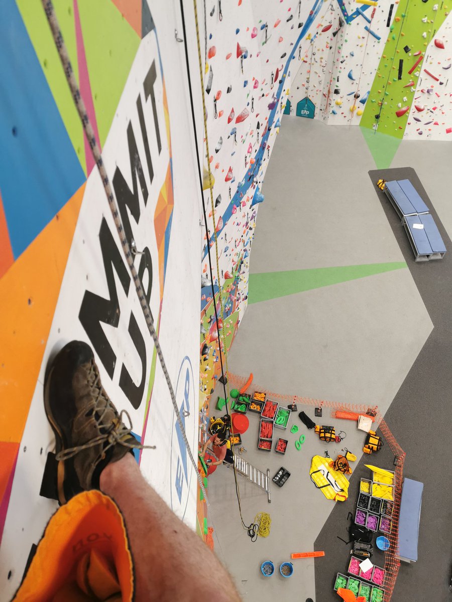 Well this is one way to get rid of the post tournament blues! Thanks to <a href="/AOSSloan/">Sloancasteternal</a> for an amazing weekend. Super happy with my 3-2 only losing narrowly to <a href="/PriorityLoser/">AoS Dan</a> and <a href="/mathmallowAOS/">🔥Mathmallow-LIT🔥</a>. Fell in love with my new big waaagh list. And ate lots of cake. Was dreamy!