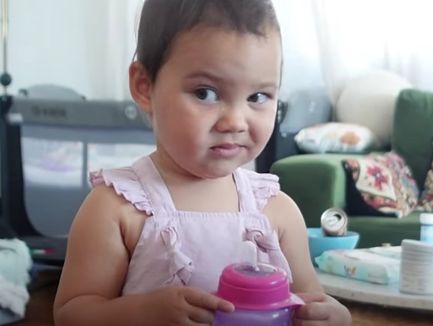 su bakisa bakin bu kiz buyuyunce sinifin winx'li tekerlekli cantasiyla herkesi kendine imrendiren it girl'u olacak bekleyin ve gorun