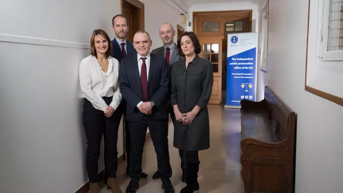 BeguinAlexandre's tweet image. Contre la fraude aux subventions, les débuts prometteurs du parquet européen
bit.ly/3BEKmU2