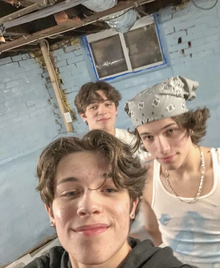 sturniolo triplets comfort pics on Twitter "happy birthday to the best