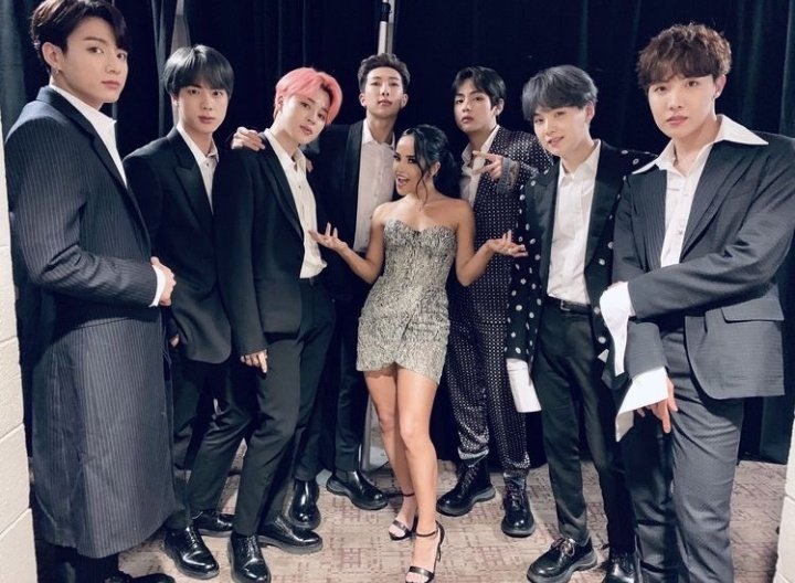 ChartBeckyG's tweet photo. 💜¡ARMYS Y BEASTER!💜
Recuerden que tanto BTS y Becky G están nominados en los premios #VMAs de este año.

BTS = Best K-Pop - "Yet To Come"
Becky G = Best Latin - "MAMIII"

Link Para Votar: https://t.co/6lV3UVtUJw https://t.co/Vtki6ZbyIf