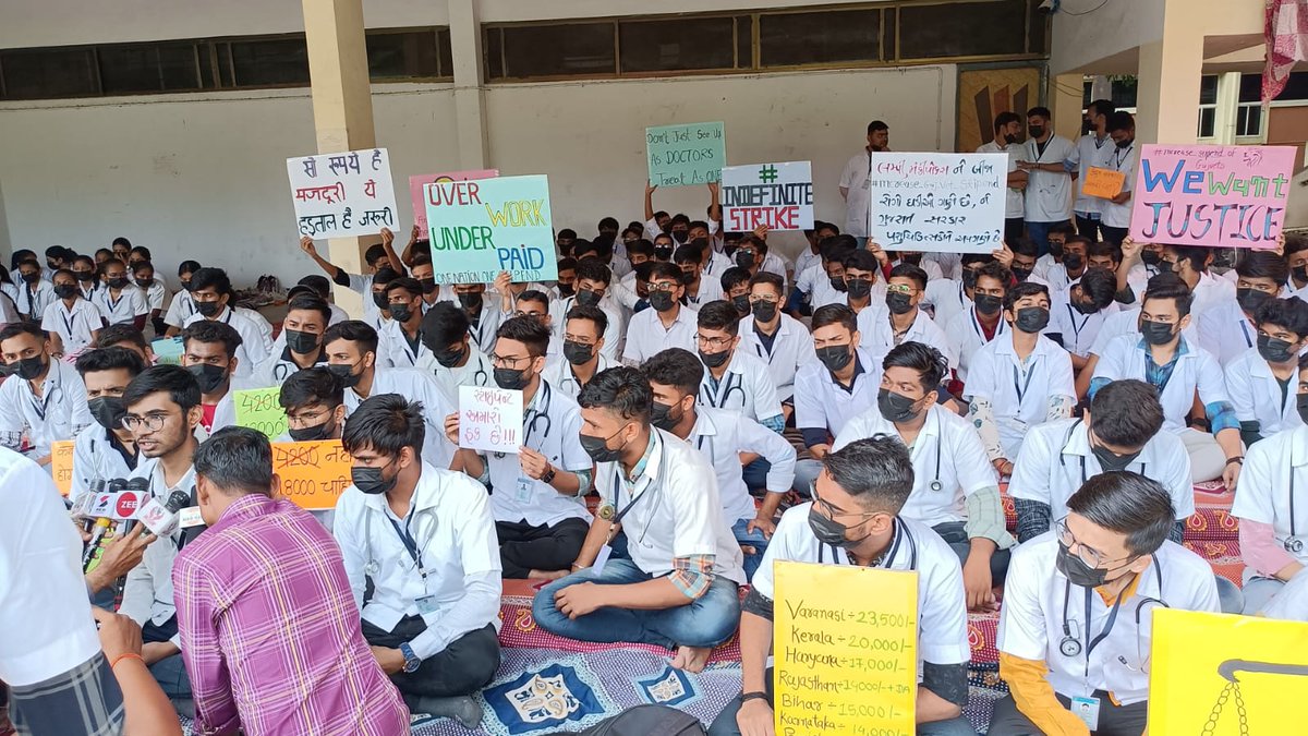 માત્ર મનની વાત કરોમા ક્યારેક લોકોની વાત સાંભળશો તો લોકશાહી વધુ સમૃદ્ધ બનશે.
<a href="/KanuDesai180/">Kanu Desai</a>
<a href="/narendramodi/">Narendra Modi</a>

#MannKiBaat
#IncreaseInternshipAllowance
#Guj_vet_union #Guj_veterinary_students_on_strike
#Increase_Guj_Vet_Stipend 
#increse <a href="/CMOGuj/">CMO Gujarat</a> <a href="/DDNewsGujarati/">DD News Gujarati</a> <a href="/PMOIndia/">PMO India</a>