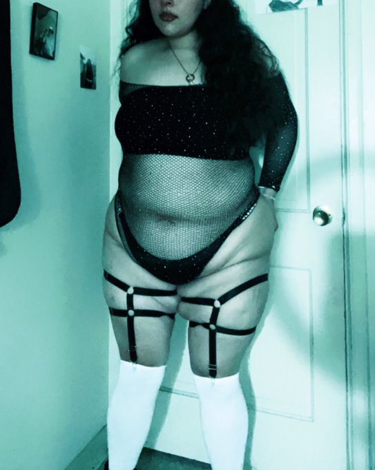 Who loves my outfit 🥰 #nsfwtwt https://t.co/82IQ76Vuz4<a href="/tag/nsfwtwt"class="tags">#nsfwtwt</a>