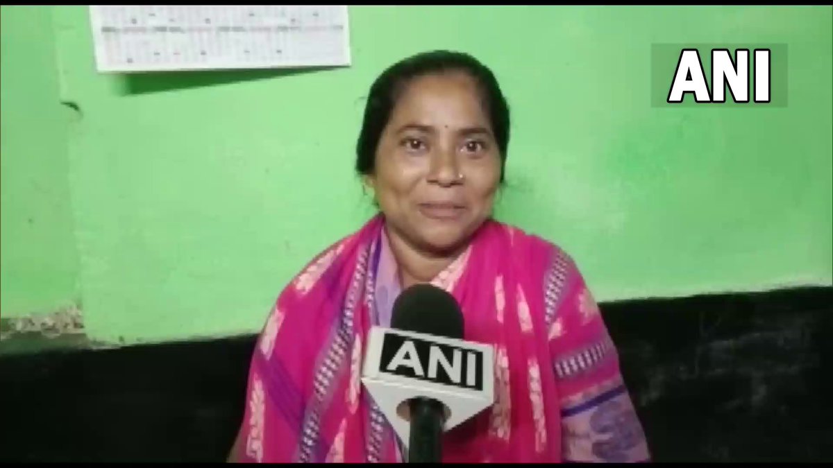 NewsStateBRJH's tweet photo. बहुत खुश हूं और सभी उसके प्रदर्शन देखकर बहुत खुश हुए हैं: वेटलिफ्टर अचिंता शुली के कॉमनवेल्थ गेम्स में स्वर्ण पदक जीतने पर उनकी मां पूर्णिमा शूली, हावड़ा ,पश्चिम बंगाल.

#Anchitashuli #weightlifting #NewsStateBiharJharkhand https://t.co/p4r22ofSNp