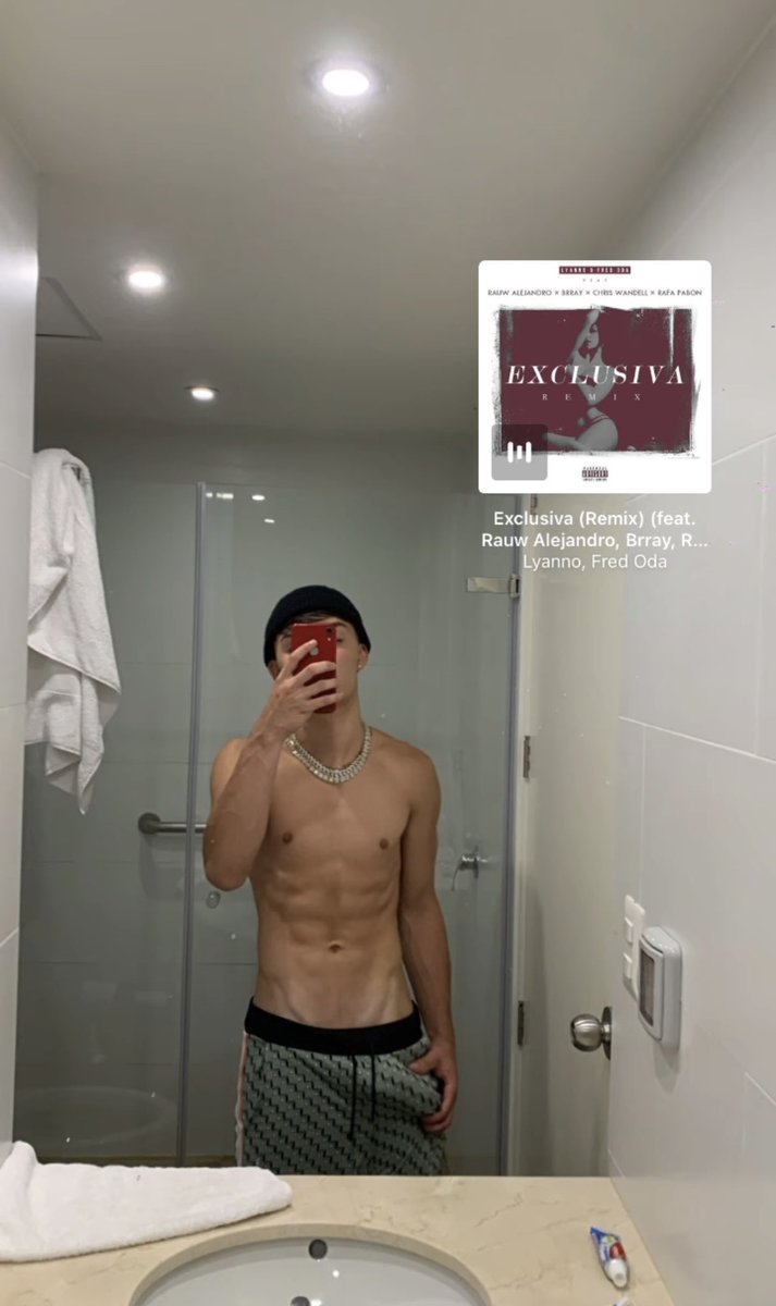 Alvin5679's tweet photo. que rico estas😋 debajo del pantalon es lo que esta bueno👀 https://t.co/11eaMQrJfC