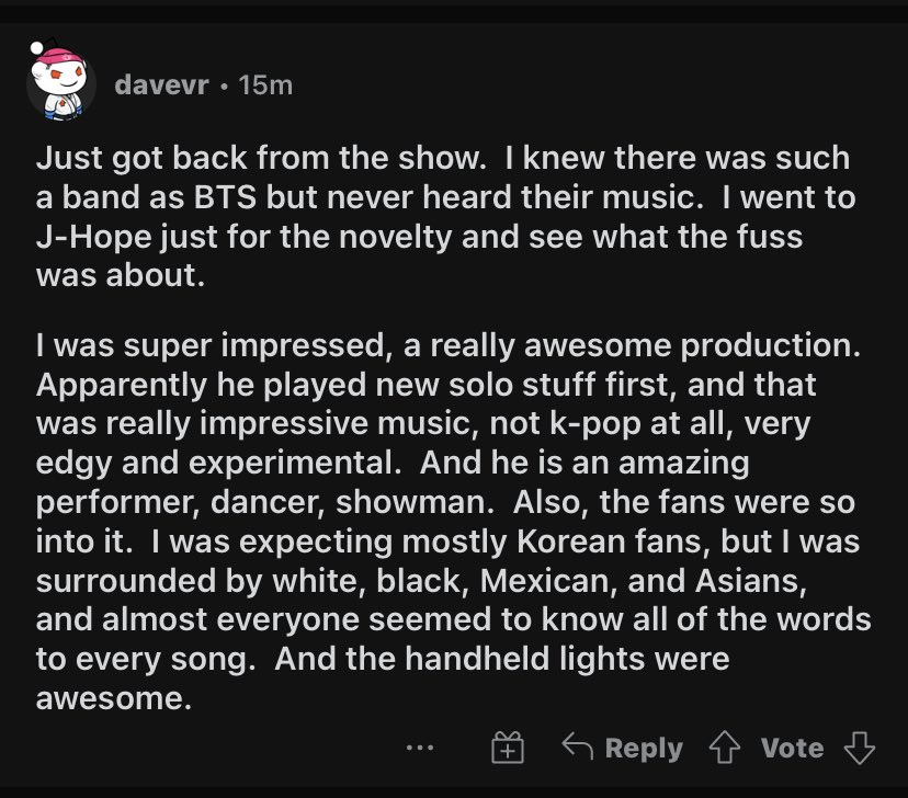 ilytanniez's tweet photo. Some locals opinions on jhope’s performance #Lollapalooza2022 #hobipalooza #jhopeAtLollapalooza https://t.co/AT9hqhaWUB