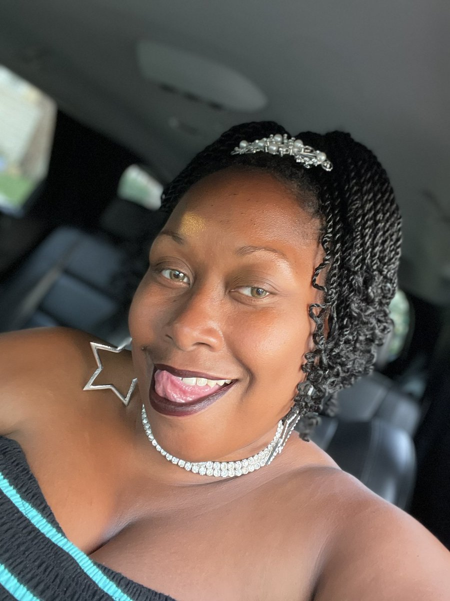 DaLuvlyCandi's tweet photo. From casual me to sexy me #LovingAllOfMe #BBW #BBWLove #MyFaces #ExtraCurvy https://t.co/yAikusTDXa