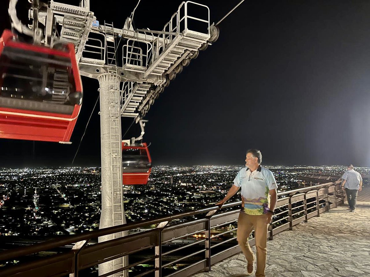 marcohgr's tweet image. Ya me encuentro en #Torreón, #Coahuila, para iniciar el día de mañana con labores en lo que es, la “Segunda Sesión Ordinaria del Consejo Directivo del Sistema Nacional de Cultura Física y Deporte (#SINADE)” y, pues aproveché para conocer un poco de esta bella ciudad. 😃

#GTO 🫵