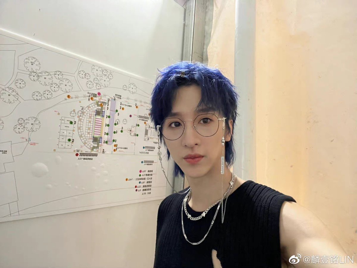 linyimingpics's tweet photo. 220716 • Lin Yiming Weibo Update (3/3)

#HIGH5 #麟壹铭 #LinYiming #LIN https://t.co/XgxoKdXlgl