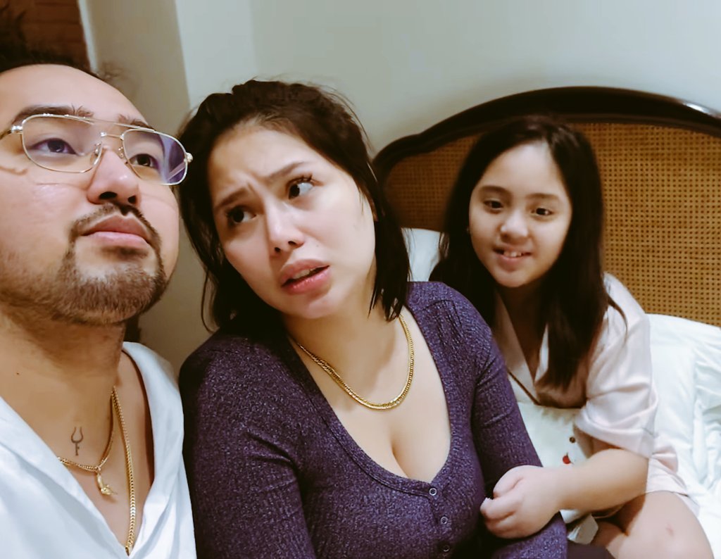 nuevo_anna's tweet photo. "My safe place, My home" 👪🏡♥️

#ViToNia #Mameh #Babeh #Dadeh https://t.co/77LjyBX940 https://t.co/ofmQ6BaPmt