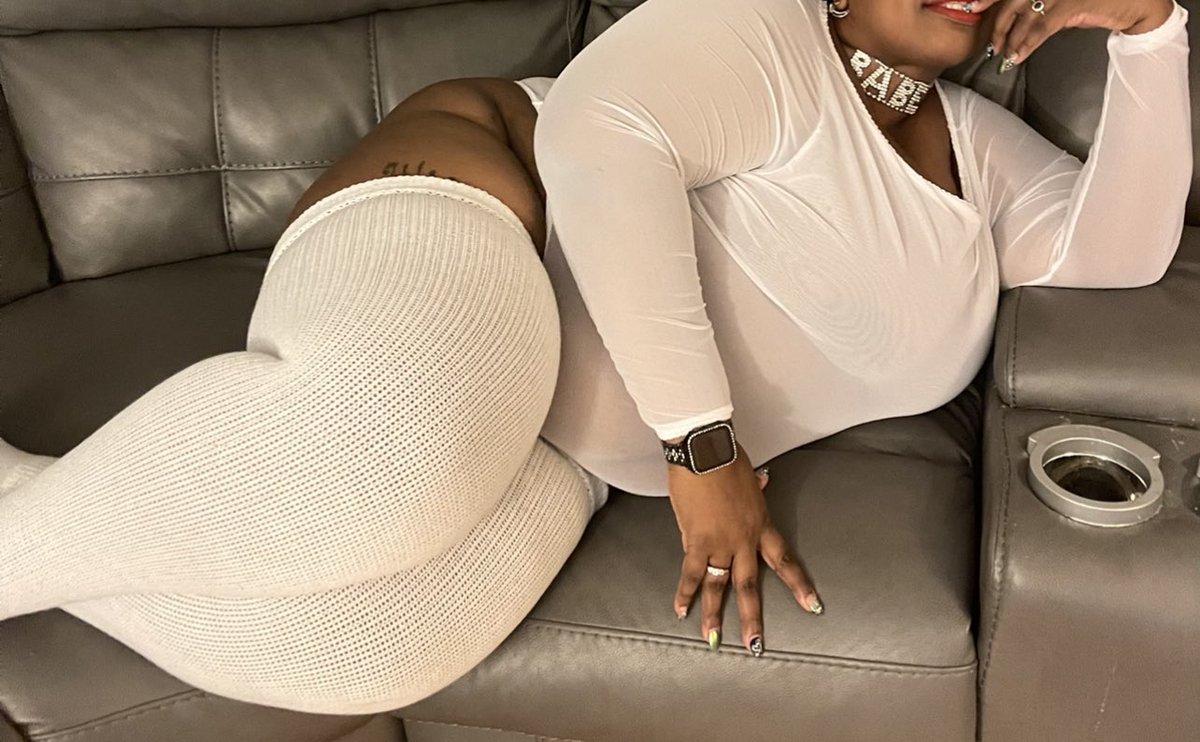 DaLuvlyCandi's tweet photo. When I need him to be discreetβ¦Oh & if thereβs any doubt, BBW IS SEXY TOO. π―πͺπΎ #AllOfMe #BBW #BBWLove #ExtraCurvy #PlusSizeEdition #ThickerThanMolasses #ThickThighsSaveLives #ThickThighsMatter #IGotRollsIfYouGotButta #DontJudgeMeJudgeYaMammy https://t.co/ftsNfzCE6g