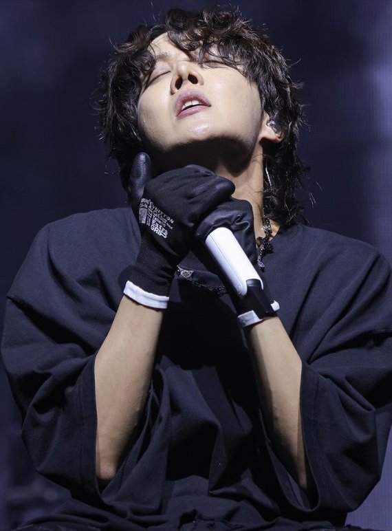 hourlyhobi's tweet photo. god?????? https://t.co/jIQ8yoMsww
