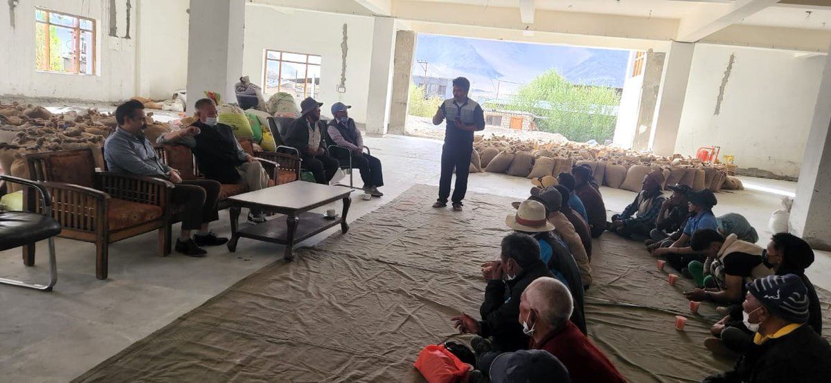 PashminaCop's tweet photo. Shri G.S. Bhati Executive Director CWDB @TexMinIndia GoI visited the ACPGCMS Pashmina Dehairing Plant, interacted with the governing body and Pashmina Growers. 
@thinles_ladakh @kstanzinladakh @yakzee_tashi @tashi_gyalson https://t.co/axB0yGP94l
