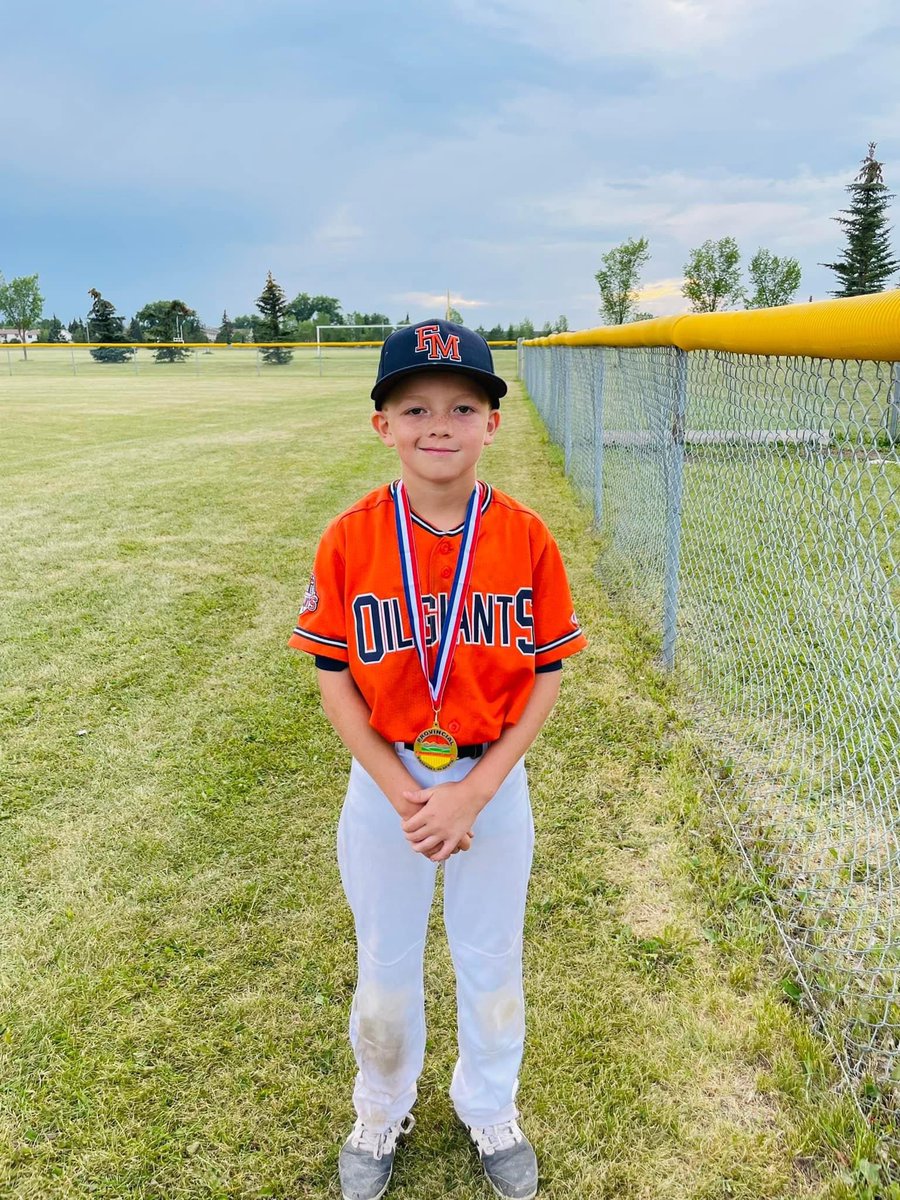 KingCalvin98's tweet photo. Well they did it! Provincial Champs, so proud that he was able to do it in front of his mom, she deserves it going rink to Diamond all weekend. #Rockstar #PitcherPitcher #U11AA #Kinger2.0 #OG #HeartFull https://t.co/K3G2CVobER