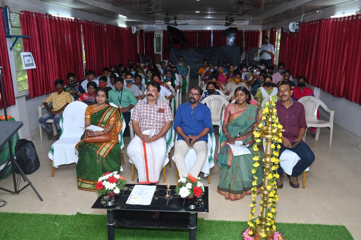 mbtunited's tweet photo. The first batch of Capability Exploration and Enhancement Programme (#CEEP) at Thiruvanananthapuram got off to fabulous start on Saturday. #PVijayanIPS addressed the participants over a video message and poet Murugan Kattakada inaugurated the event. #YoungIndia https://t.co/zO0oiTP8B1