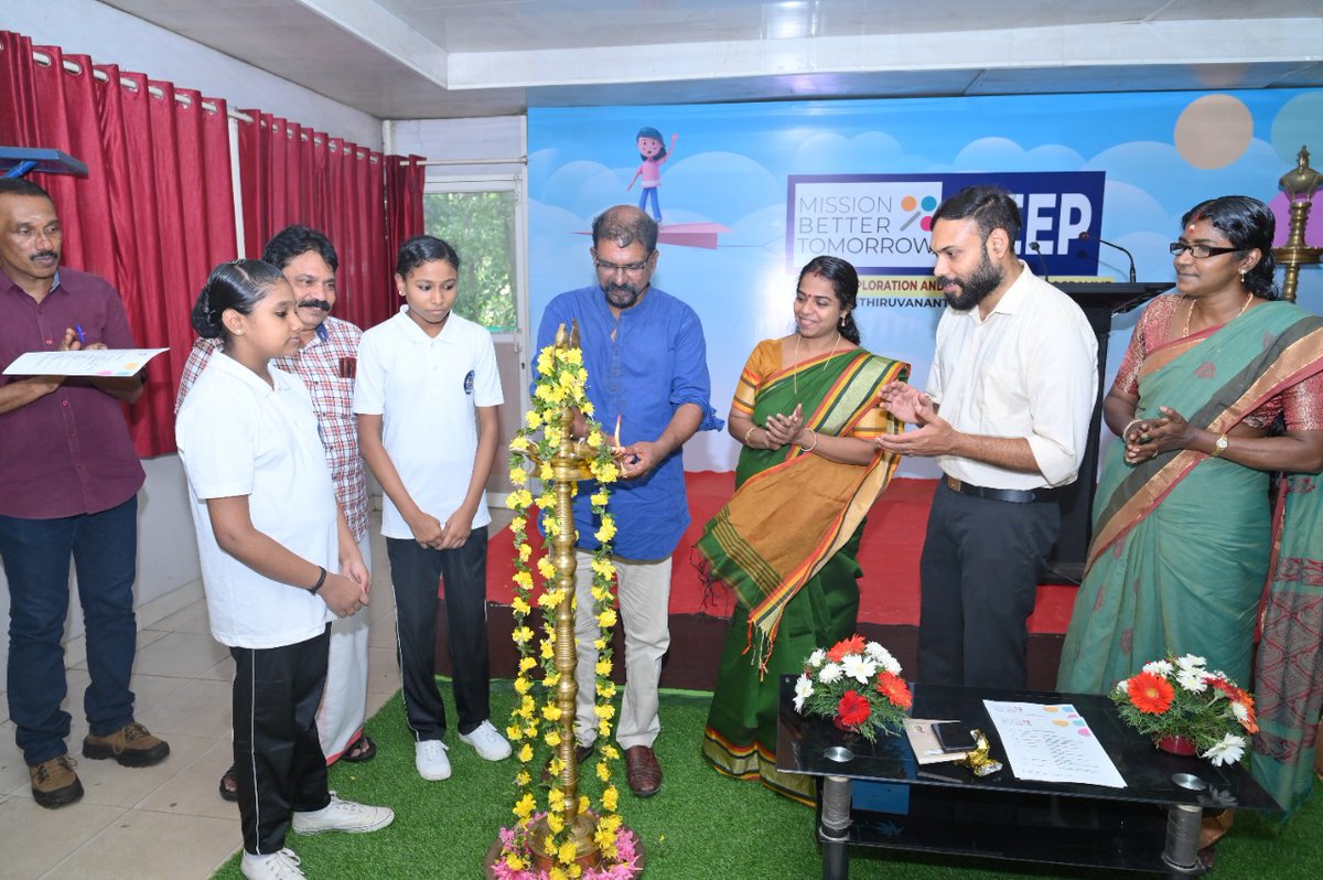 mbtunited's tweet photo. The first batch of Capability Exploration and Enhancement Programme (#CEEP) at Thiruvanananthapuram got off to fabulous start on Saturday. #PVijayanIPS addressed the participants over a video message and poet Murugan Kattakada inaugurated the event. #YoungIndia https://t.co/zO0oiTP8B1
