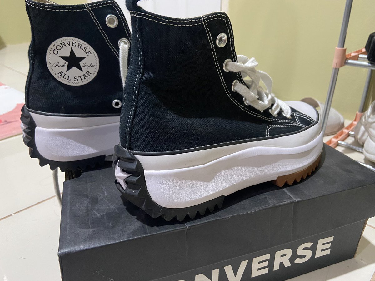 qiipoppys's tweet photo. 📍ส่งต่อconverse runstar hike 📌ไซต์37.5 23CM ใส่ไปประมาณ4-5ครั้งค่ะ สภาพใหม่มากๆ ส่งต่อ2900฿ ราคาคุยกันได้ ทักมาดูรูปเพิ่มเติมได้น้า #converseมือสอง #ส่งต่อconverse #converse #converseth https://t.co/p8AAn592BQ