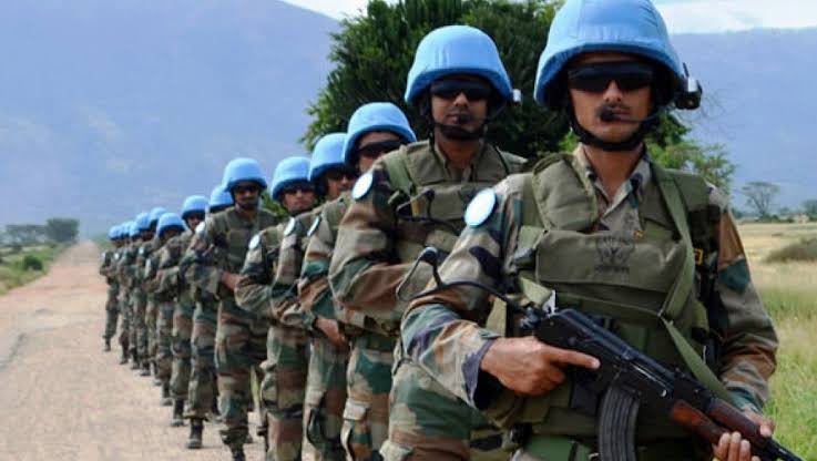 ShabaniLoswire's tweet photo. #RDC
Ces militaires de l'@ONU_fr, sans déontologie, humanisme et incapables de mettre terme à la guerre dans la l'EST de la RDC doivent partir et point barre.
Faire le contraire, c'est accentuer les protestations et laisser périr des congolais douloureusement. #MonuscoMustGo https://t.co/RJFX2b55u3