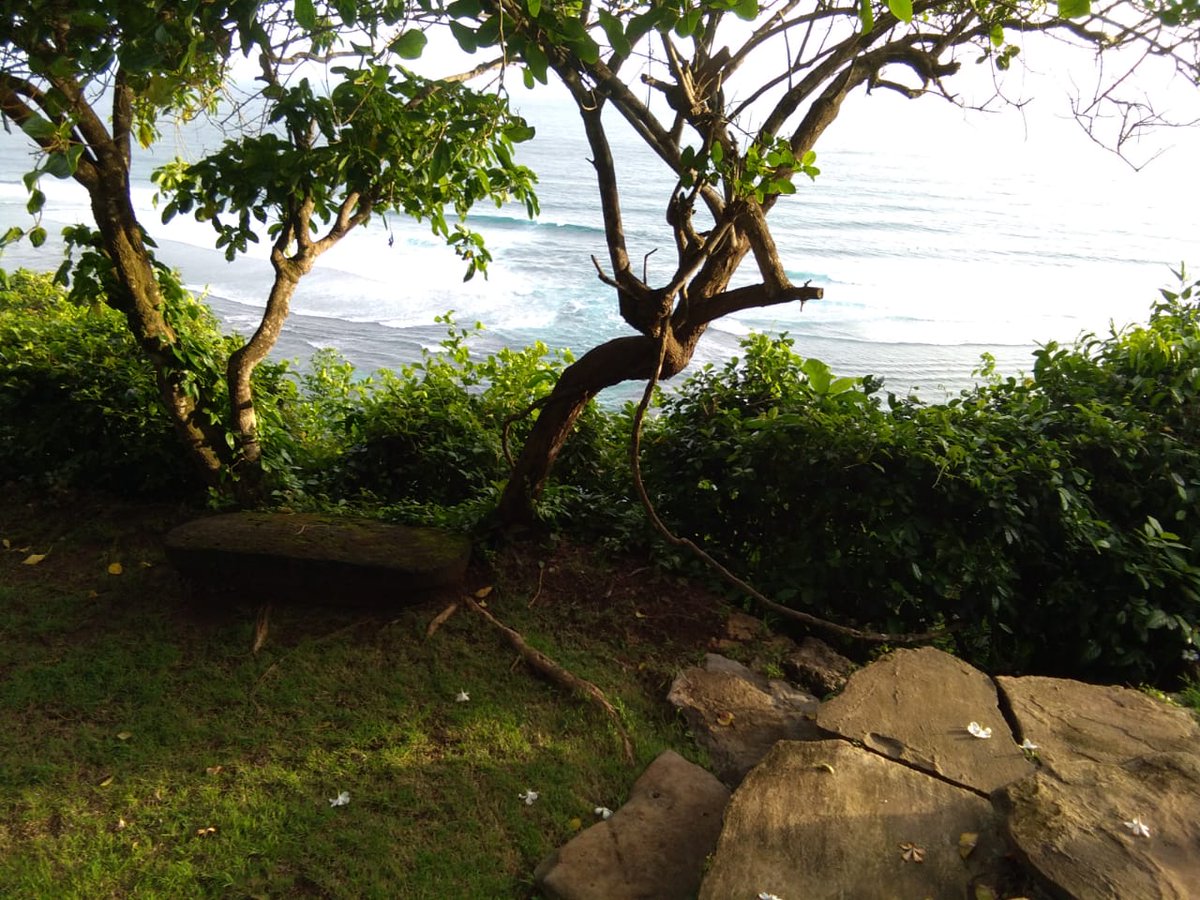 Jual tanah global murah di Batu Pageh Unggasan dekat Pantai Pandawa /Baliclift, lokasi strategis, lebar pantai 150m, aspek Akomodasi dan Pariwisata, lokasinya right on beachfront/langsung bibir pantai greenbowl, luas 27985 m². Price 850jt/100m²
Hubungi:
082144557103