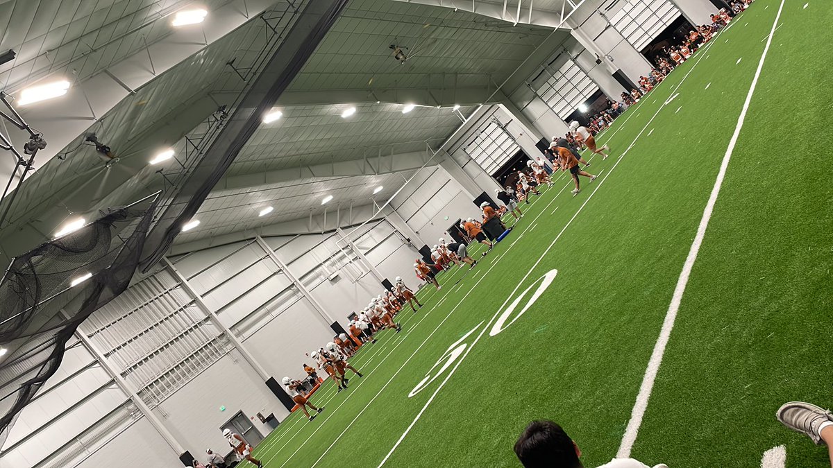 lxaviercabrera's tweet photo. Midnight madness in Alice, TX America. Start of the #THSFB season. Let’s gooooo!!!! https://t.co/3NvFsF94Ax
