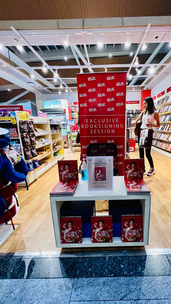 RelayIndia's tweet photo. #RelayAuthorSigning by #anahitadhony successfully at Relay India - Travel Retail Services Pvt ltd.
@delhiairport Grab your copy now @harpercollinsin
#Relayindia #authorsigning #authorsofindia https://t.co/wupDKA2b2P