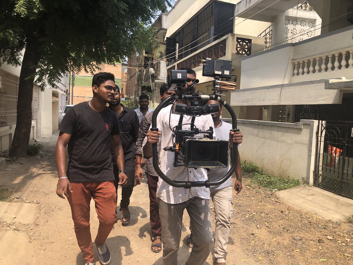 nipfa_academy's tweet photo. NIPFA நடத்திய ஒளிப்பதிவு செய்முறை பயிற்சி வகுப்பு Arri Alexa Mini, LENSES, FILTERS, GIMBAL பற்றியும், அதன் தொழில்நுட்பம் மற்றும் செயல்படும் விதம் பற்றியும் விரிவாக விளக்கப்பட்டது. பின்பு மாணவர்கள் அதை செய்முறையாக செய்துகாட்டினர். https://t.co/3v3TzWhs8T